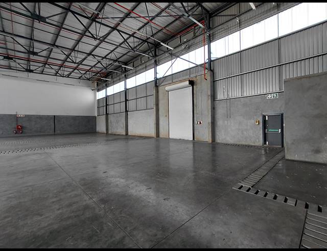 927M² WAREHOUSE TO LET IN POMONA